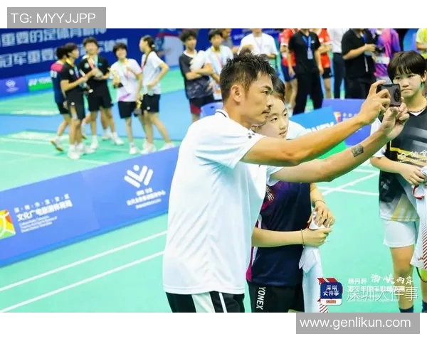 深圳羽毛球队逆袭之路:从默默无闻到冠军荣耀的奋斗故事 深圳羽毛球队逆袭之路:从默默无闻到冠军荣耀的奋斗故事