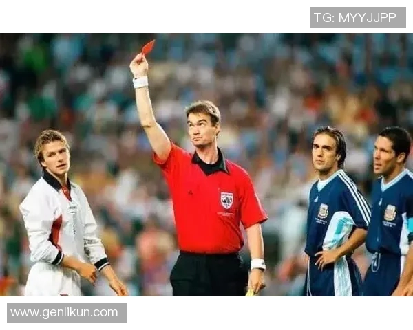 红色头发的足球明星如何在绿茵场上闪耀光芒与魅力