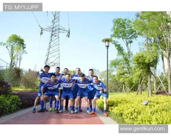 上海足球队选拔赛团队协作表现分析与提升建议