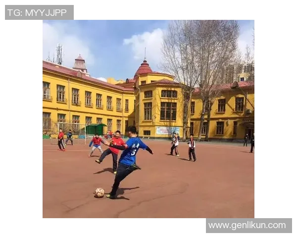 探索足球运动场地的设计理念与建设标准提升运动体验与观赛乐趣